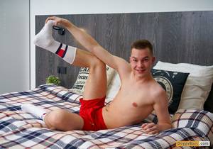 ADAM FINGERING HIS BOY HOLE & SHOWING TWINKY FEET