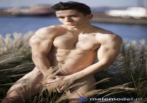 MaleModelNL – Elvis very athletic